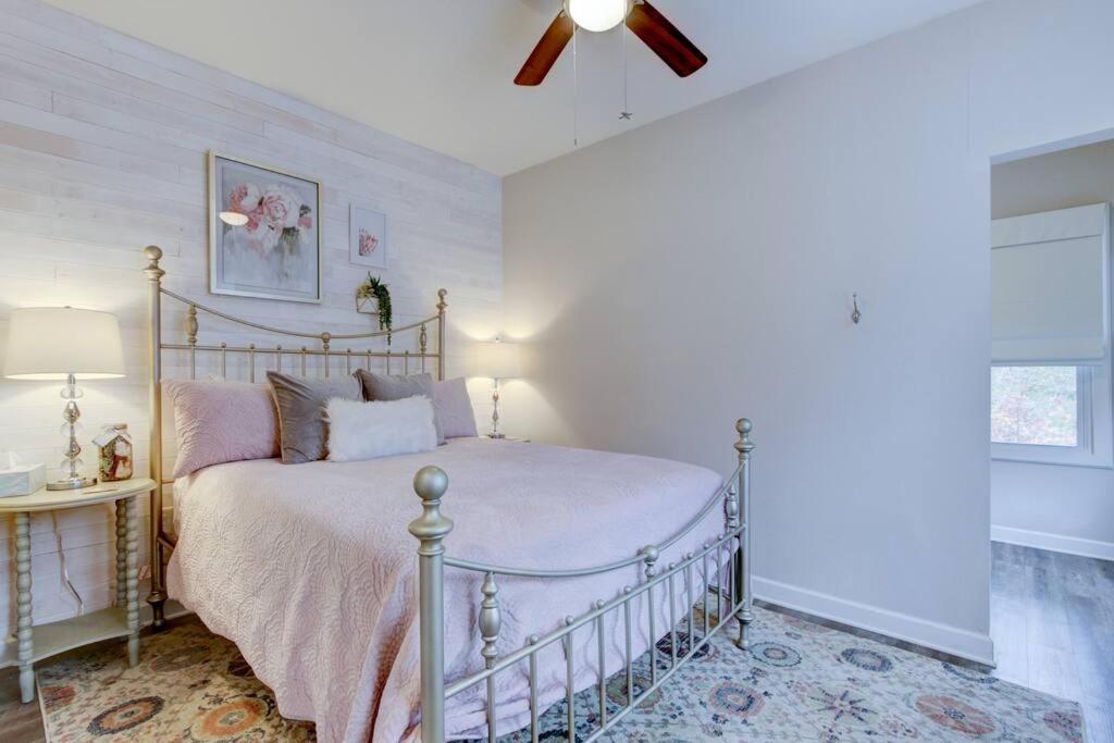 Spring Bungalow - A Cozy Getaway In Downtown Hot Springs! Esterno foto