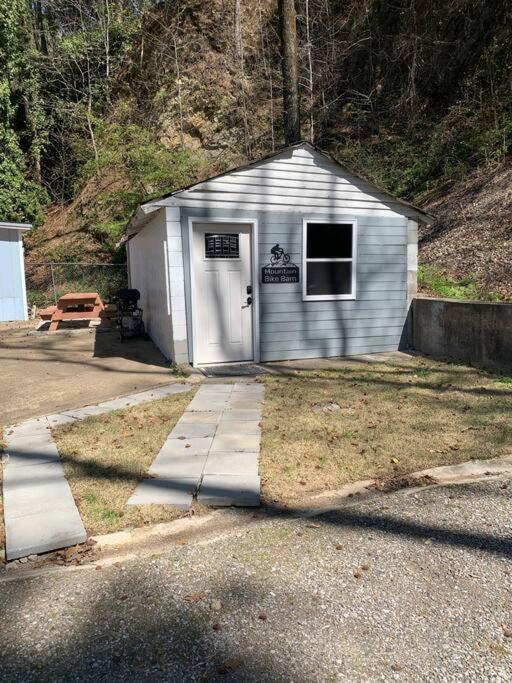 Spring Bungalow - A Cozy Getaway In Downtown Hot Springs! Esterno foto